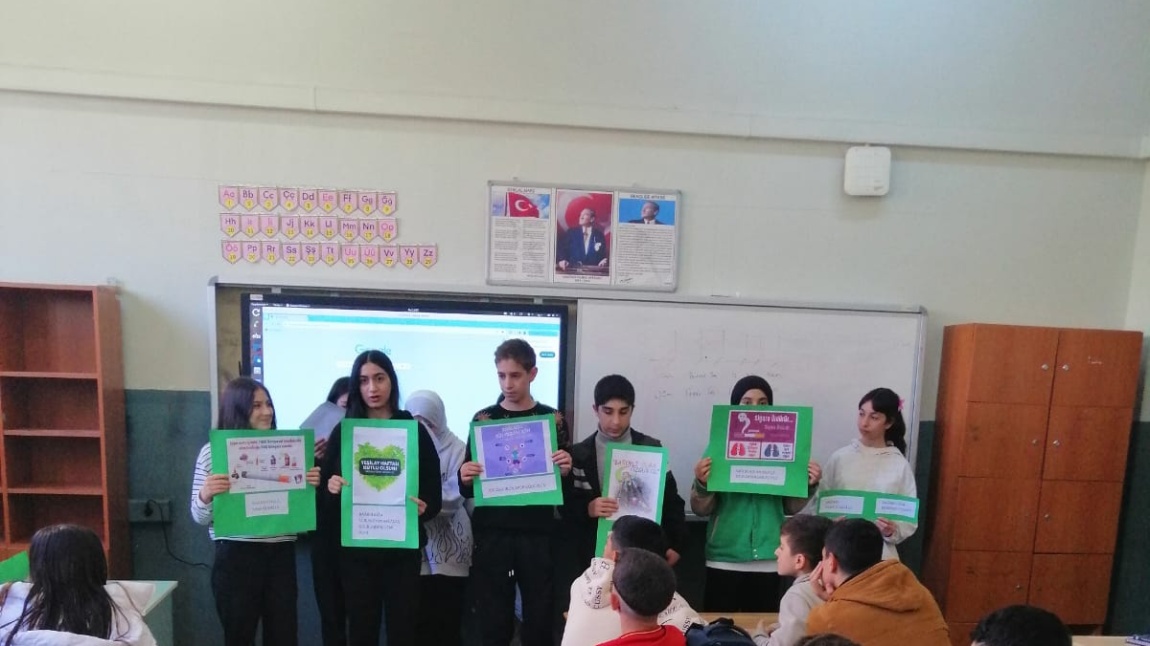 Yeşilay kulübü öğrencileri yeşilay haftası boyunca sınıfları bağımlılıkla mücadele konusunda bilgilendirecek
