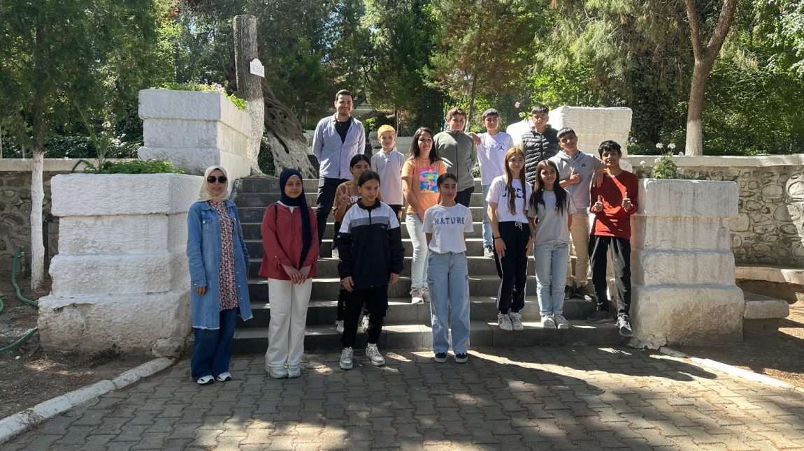 Okulumuz Psikolojik Danışmanlık ve Rehberlik Servisi tarafından düzenlenen, 8. Sınıf Öğrencilerinin, Lise Tanıtım Gezisi kapsamında, Bornova Anadolu Lisesi ziyareti gerçekleştirilmiştir.
